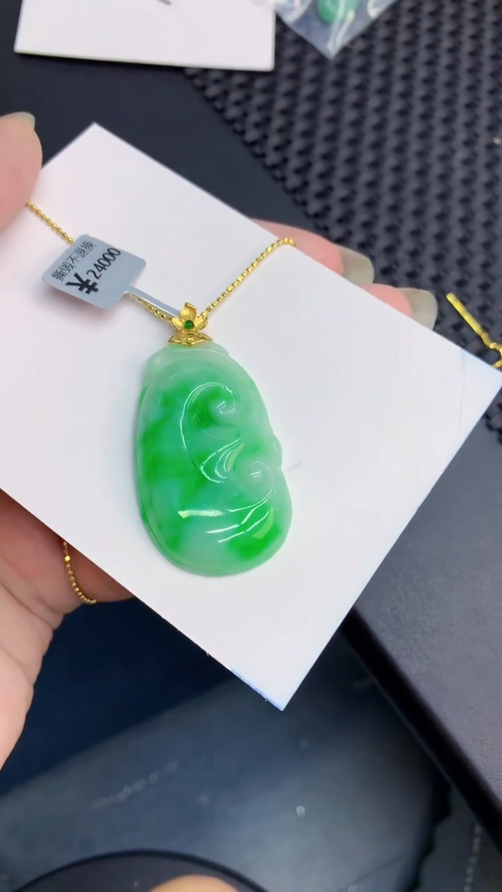 【闪购商品】翡翠颈饰18K金镶嵌           8