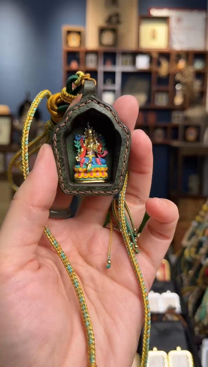 吊坠静**己云吉绿度母