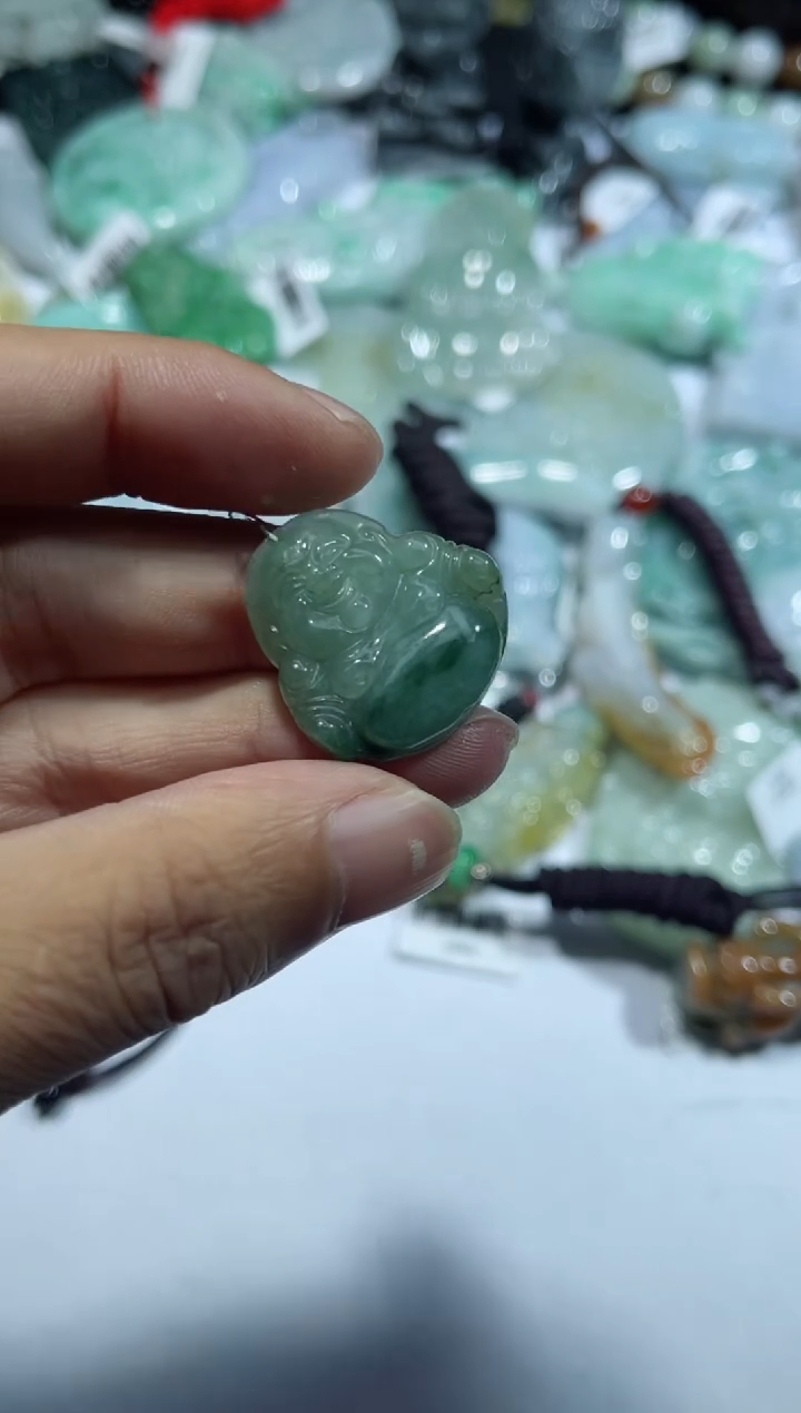 【闪购商品】翡翠颈饰未镶嵌00010034