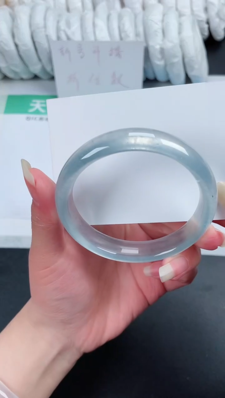 【闪购商品】石英质玉手镯未镶嵌246-59.8