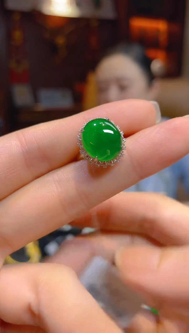 【闪购商品】翡翠戒指18K金镶嵌114178天然A货翡翠蛋面戒指