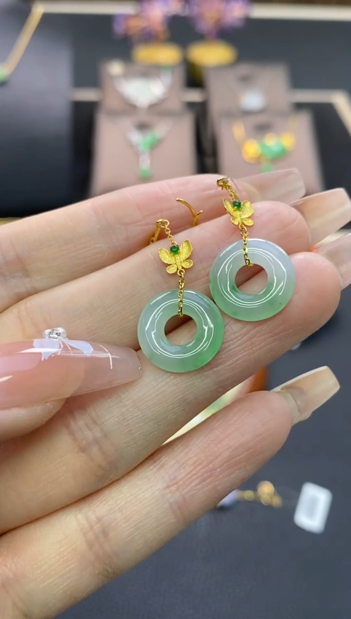 【闪购商品】翡翠颈饰18K金镶嵌净货15919