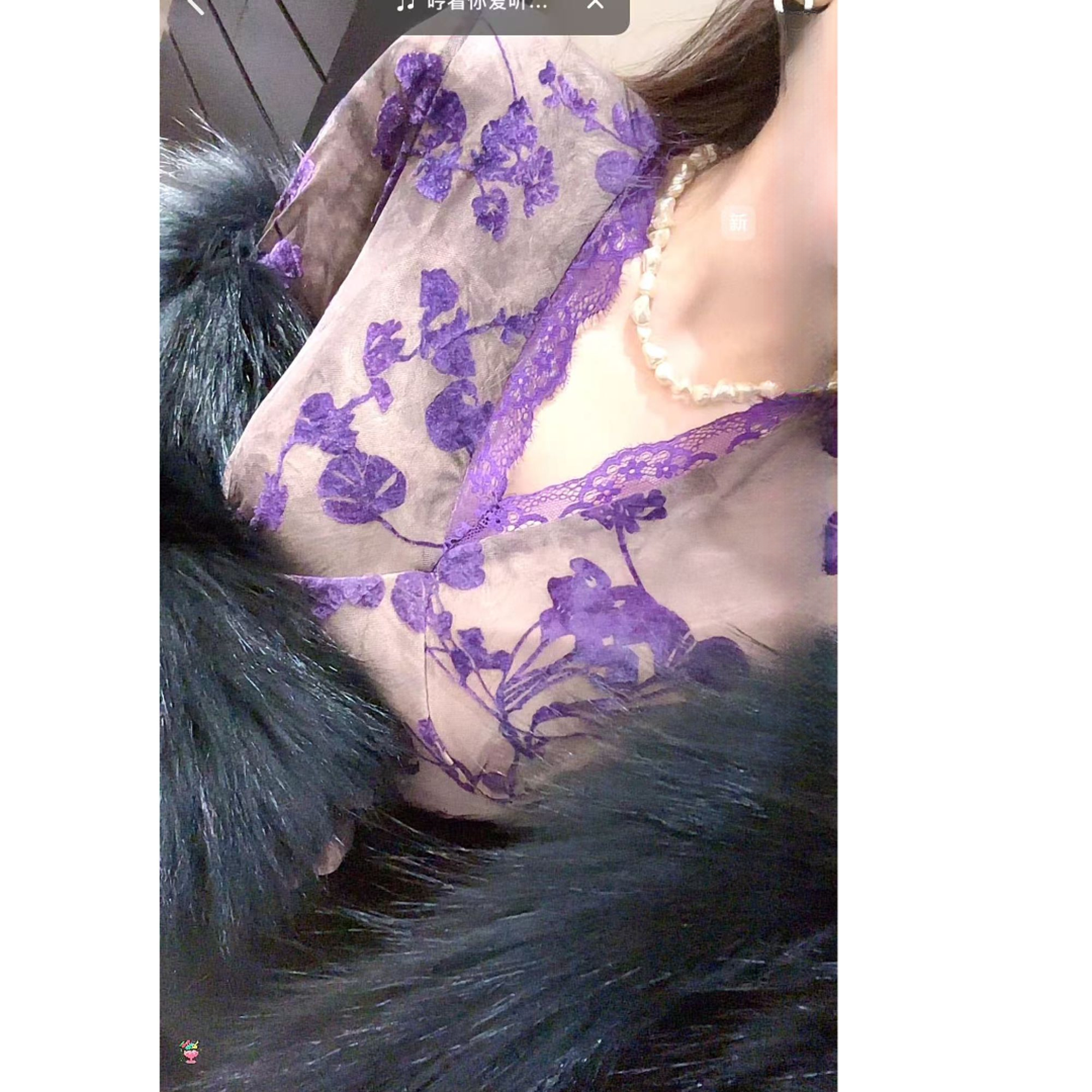 时尚显瘦蕾丝花边加绒植绒上衣打底衫