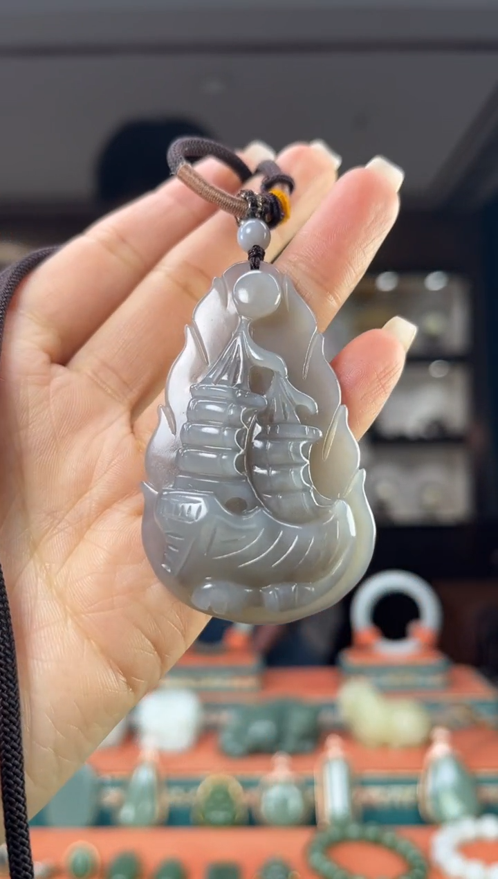 颈饰未镶嵌和田玉佩佩