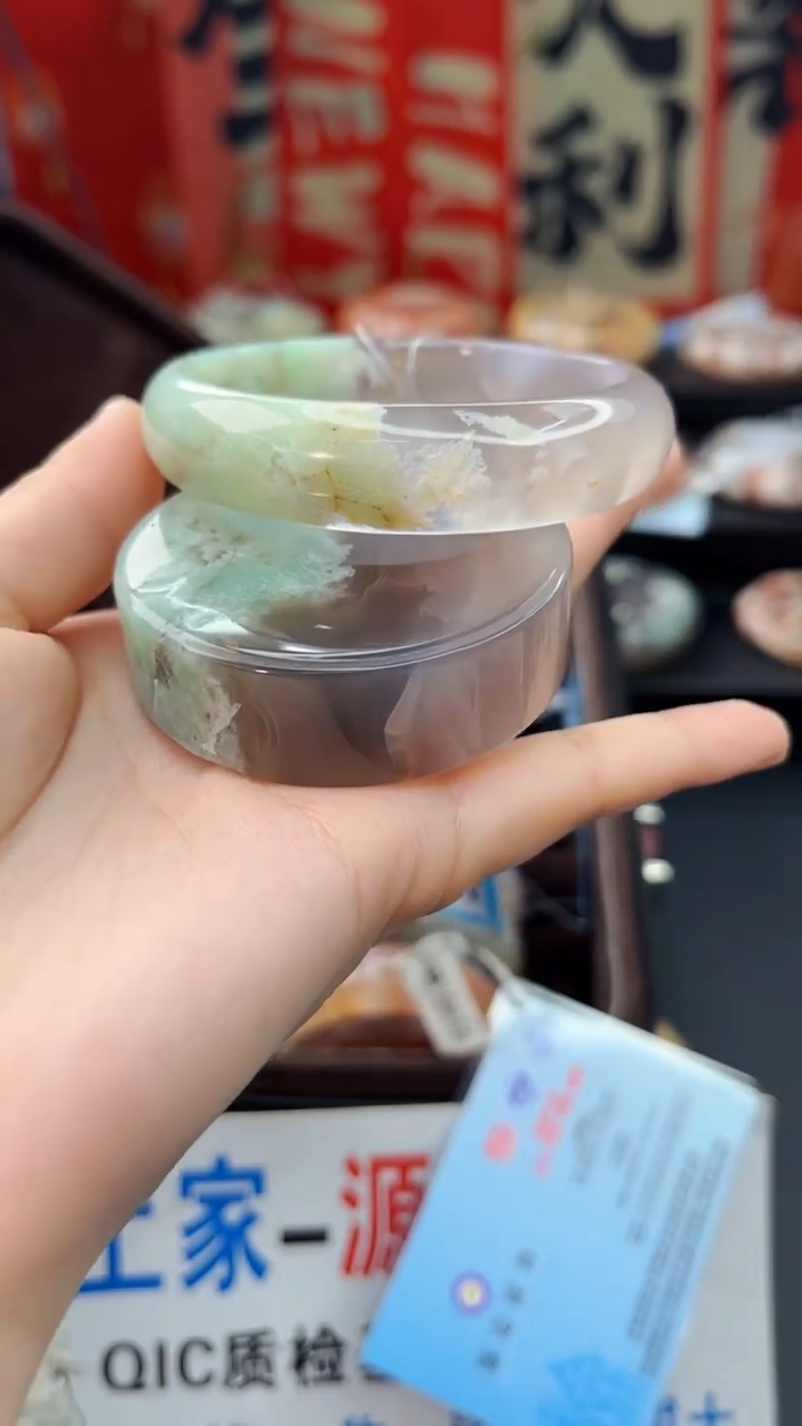 【闪购商品】石英质玉手镯未镶嵌赠送镯心（圈口57