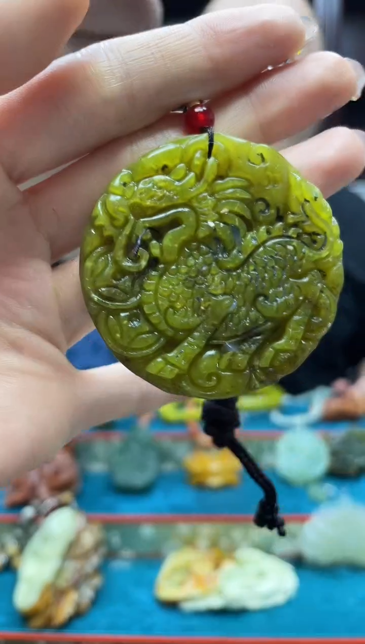未镶嵌岫玉吊坠·