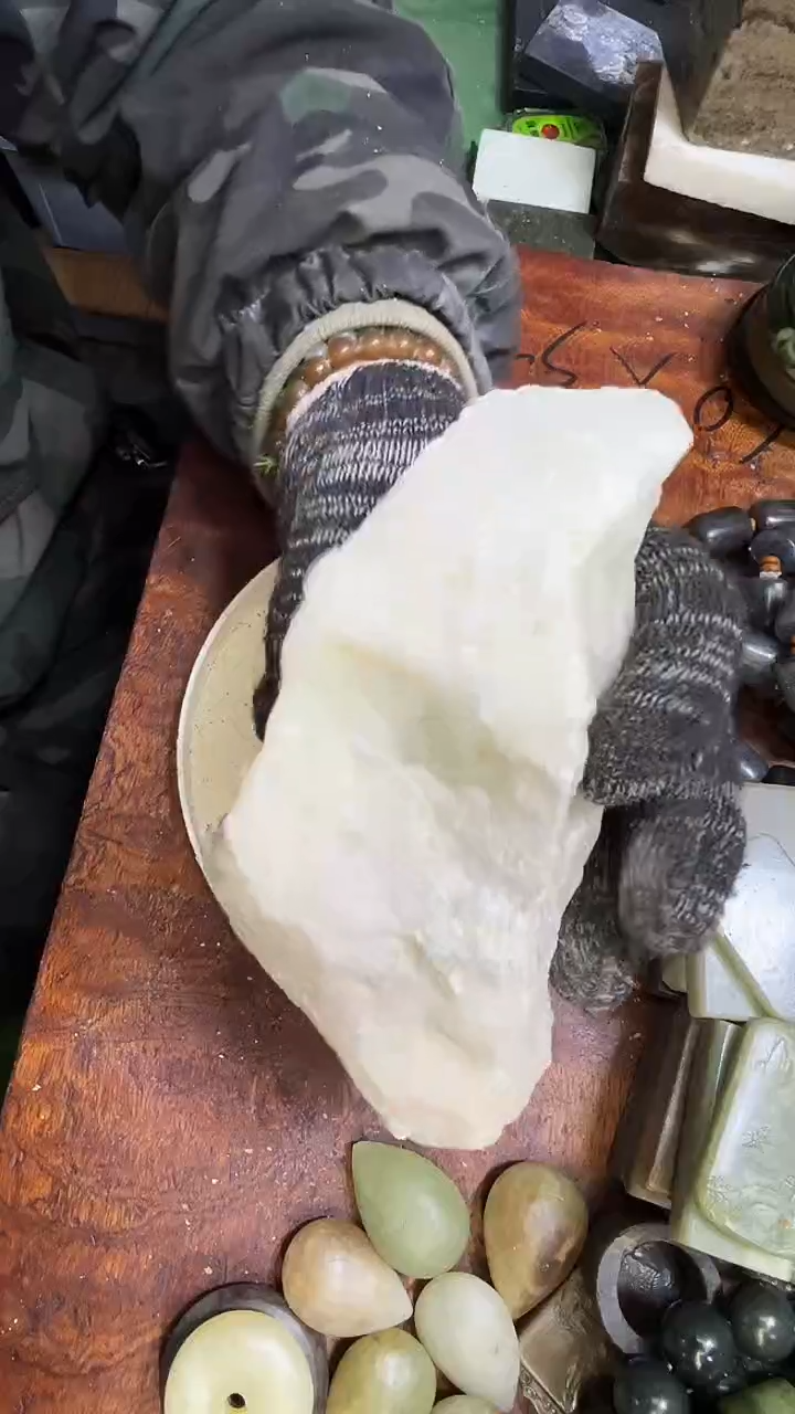 未镶嵌和田玉珠宝半成品1