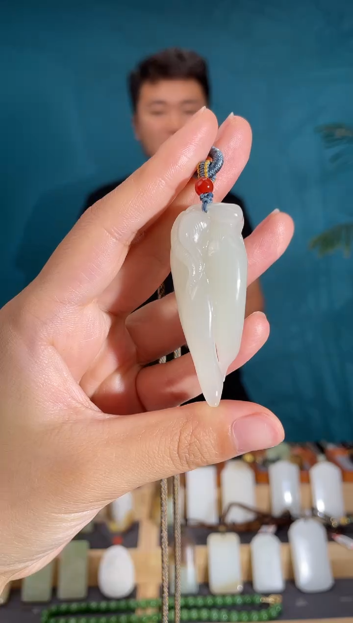 颈饰未镶嵌和田玉1