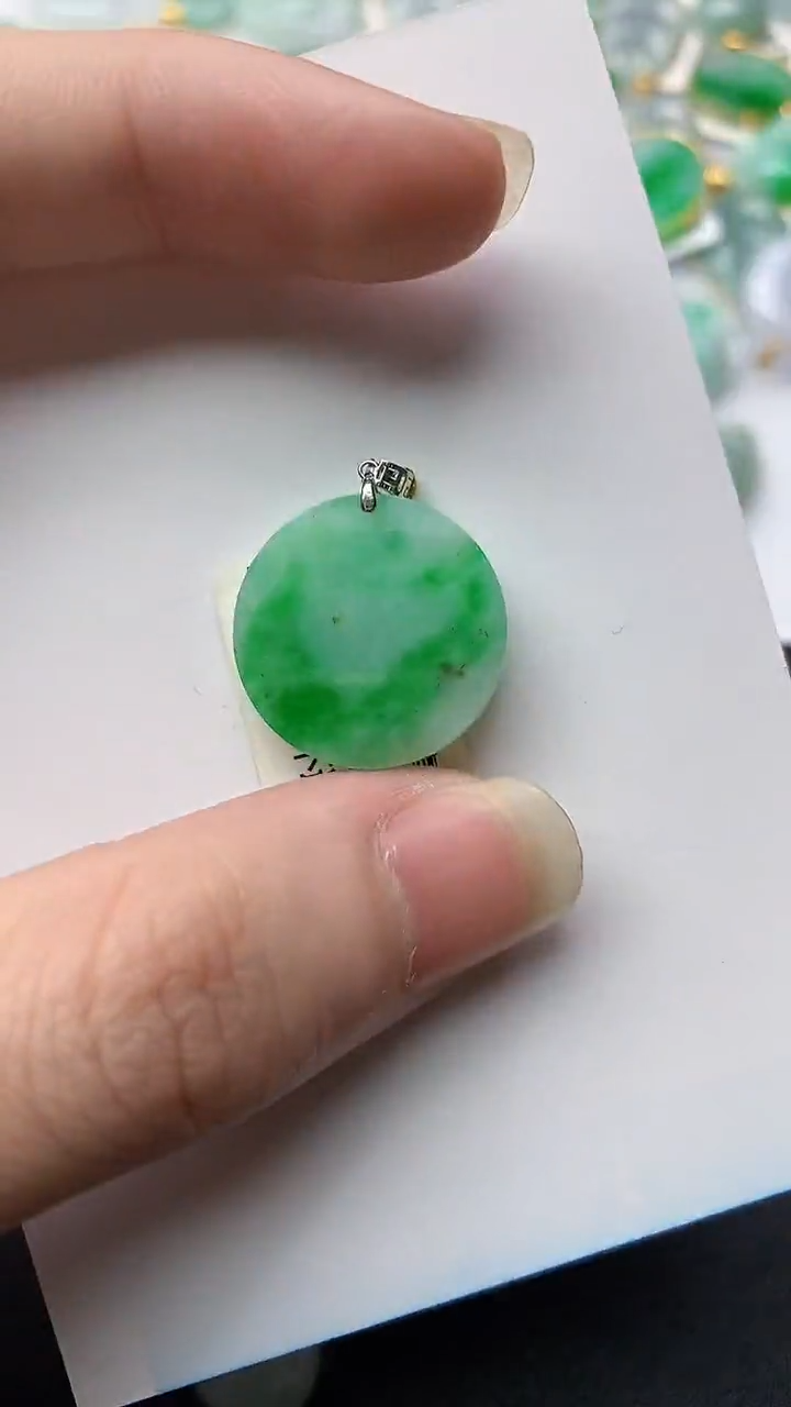 【闪购商品】翡翠颈饰18K金镶嵌14...........