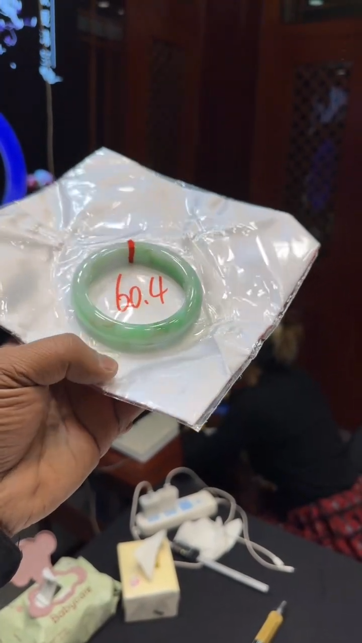 【闪购商品】翡翠手镯未镶嵌手镯