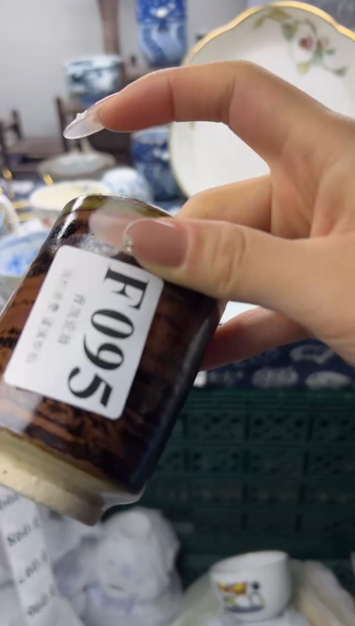 瓷片吃****疼  F095