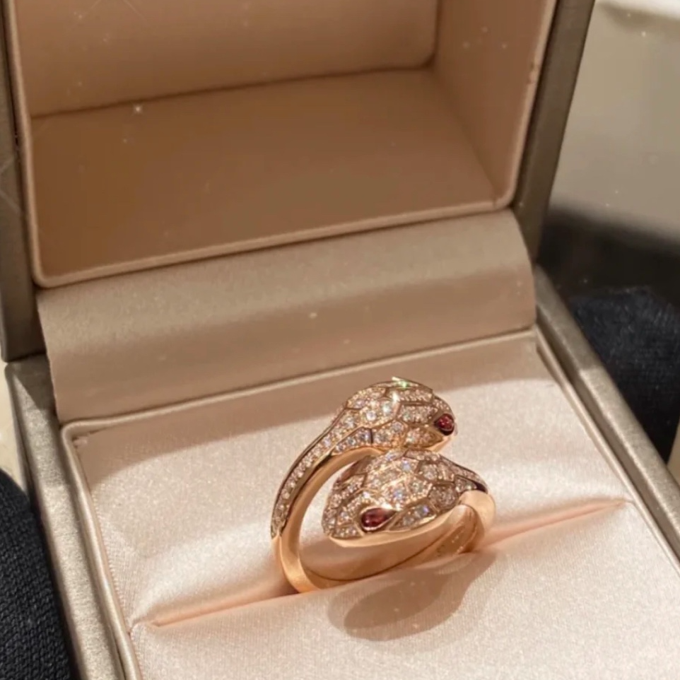 99新 BVLGARI/宝格丽 小花柳 玫瑰金 鎏金蛇影 双头满钻蛇戒 51