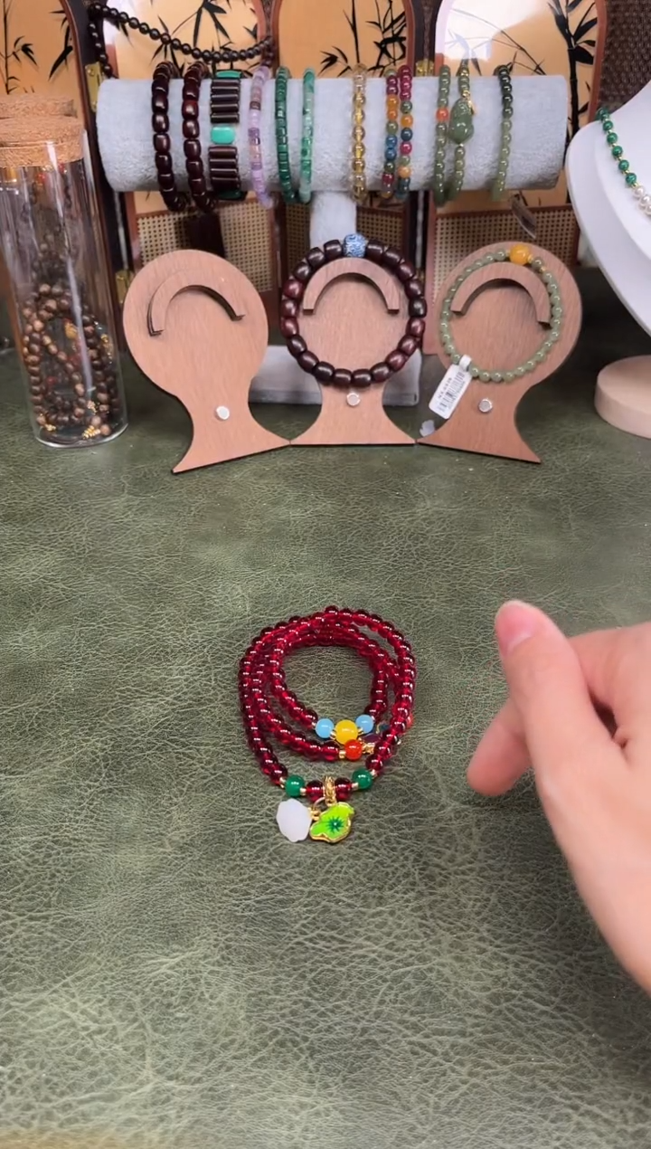 未镶嵌手链石榴石多圈手串挂坠