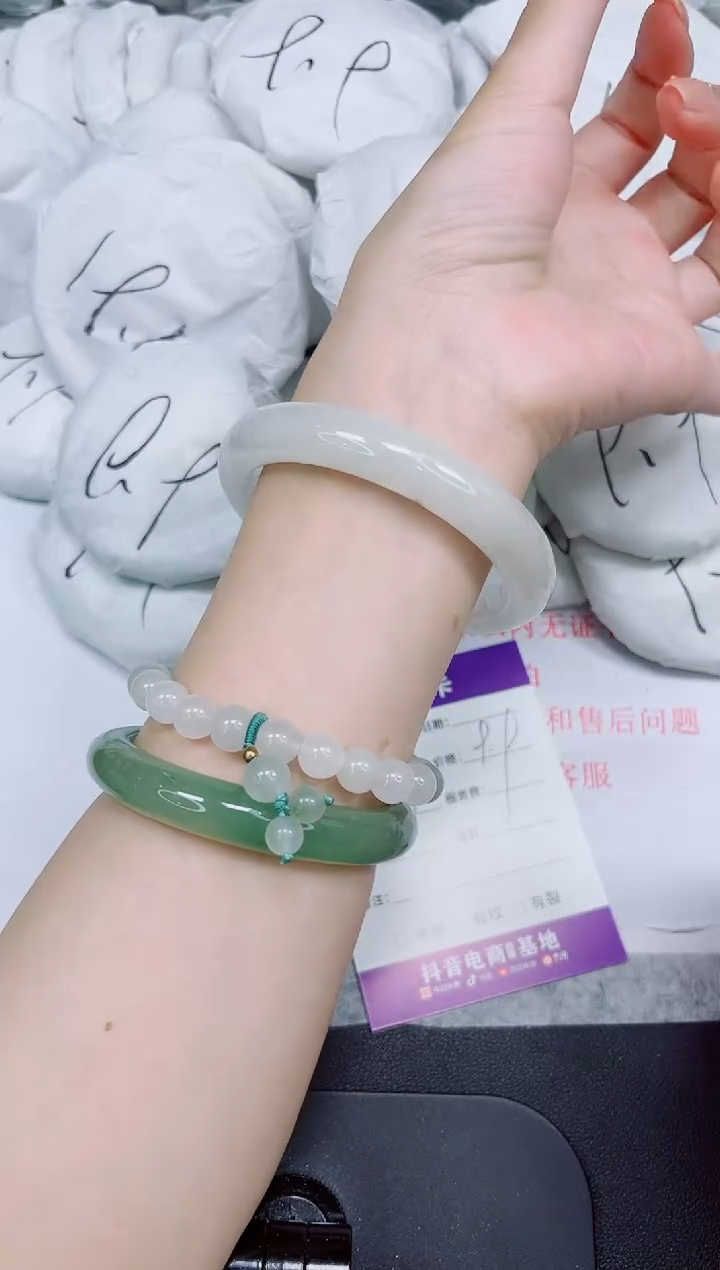 石英质玉手镯未镶嵌252-60