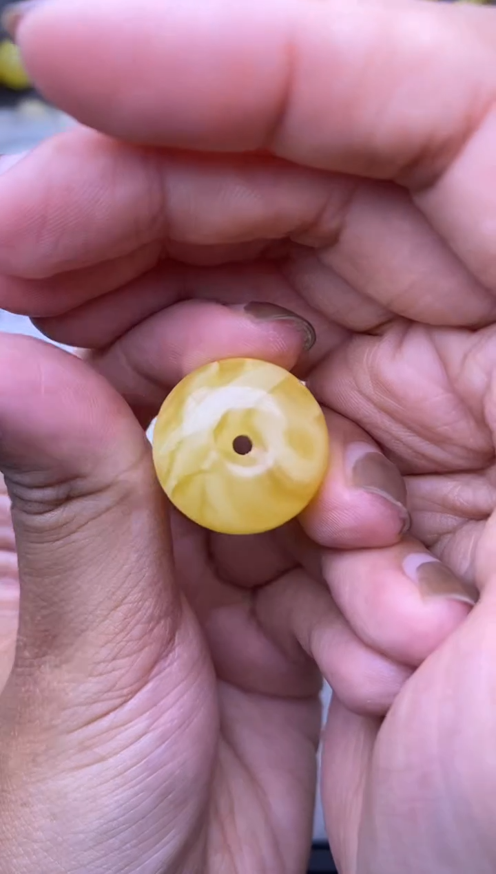 裸石琥珀未镶嵌大小姐珠宝105