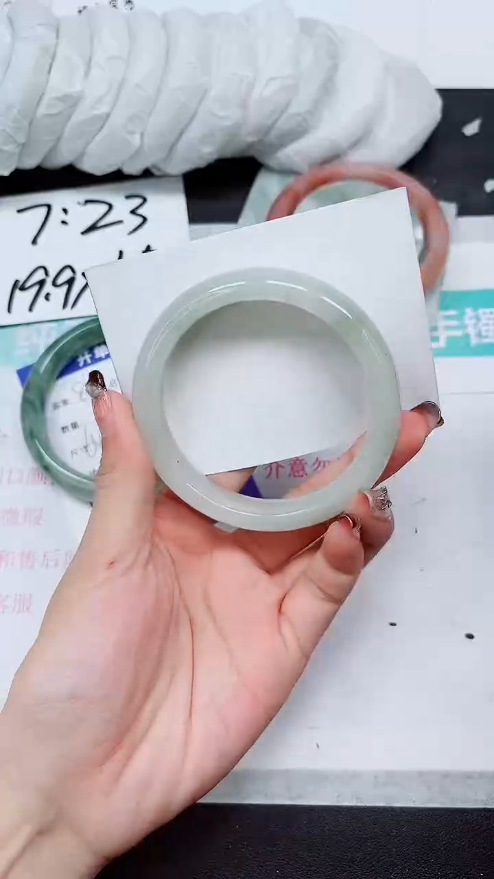 【闪购商品】石英质玉手镯未镶嵌A85-62/63