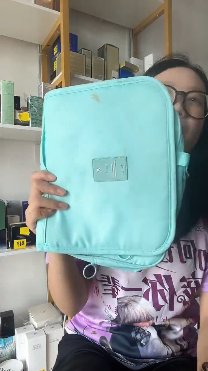 蚕丝Z80，高光油儿化妆包包容量超级大
