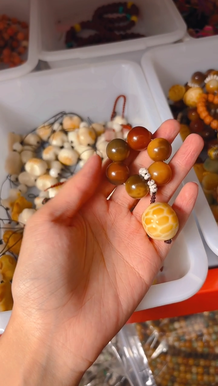 吊坠菩提根/象牙果花皮圆珠富甲手 捻