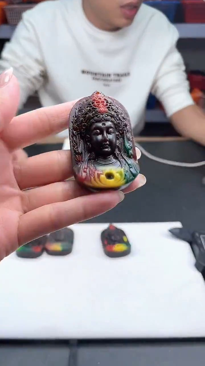 吊坠(赠链)未镶嵌石英质玉吊坠