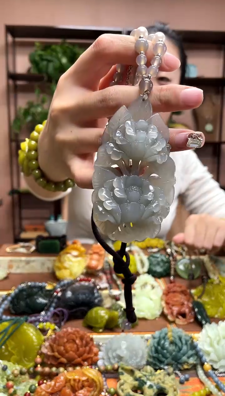 未镶嵌岫玉吊坠·