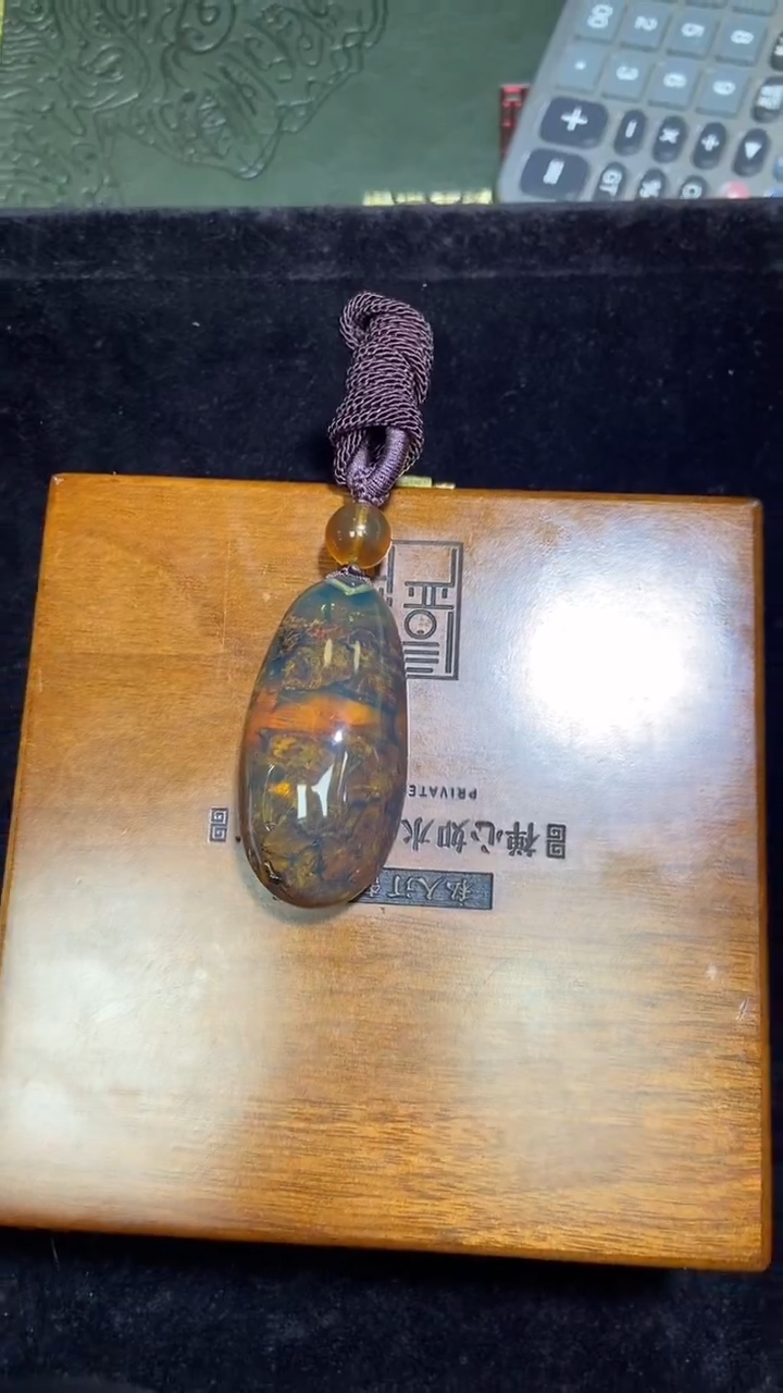 琥珀吊坠(赠链)未镶嵌吊坠