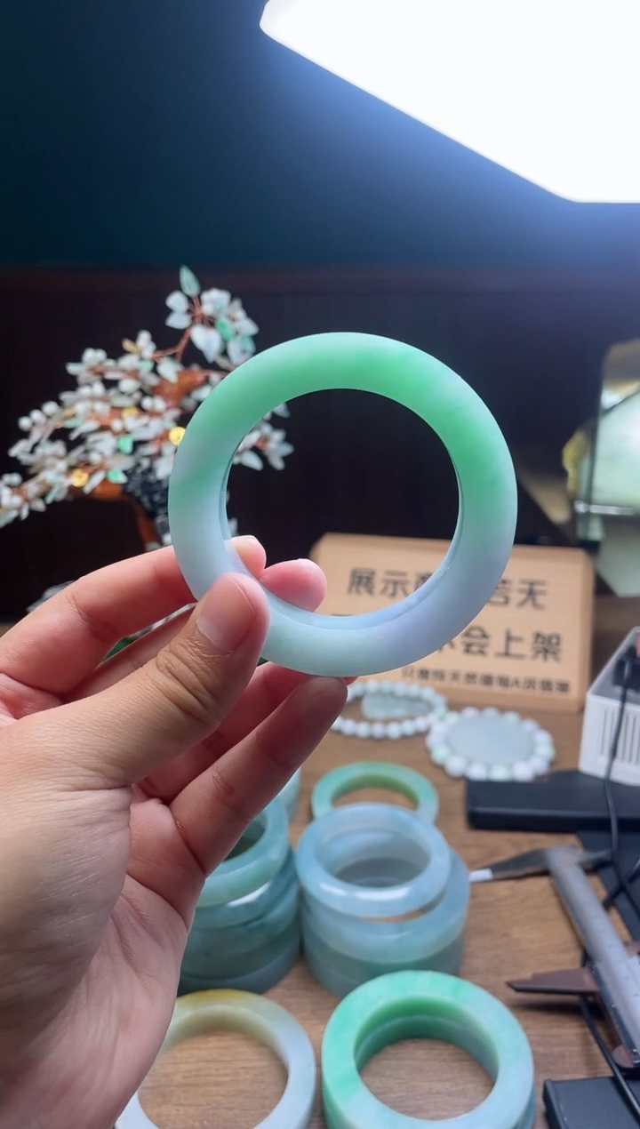 【闪购商品】定制翡翠手镯未镶嵌定制