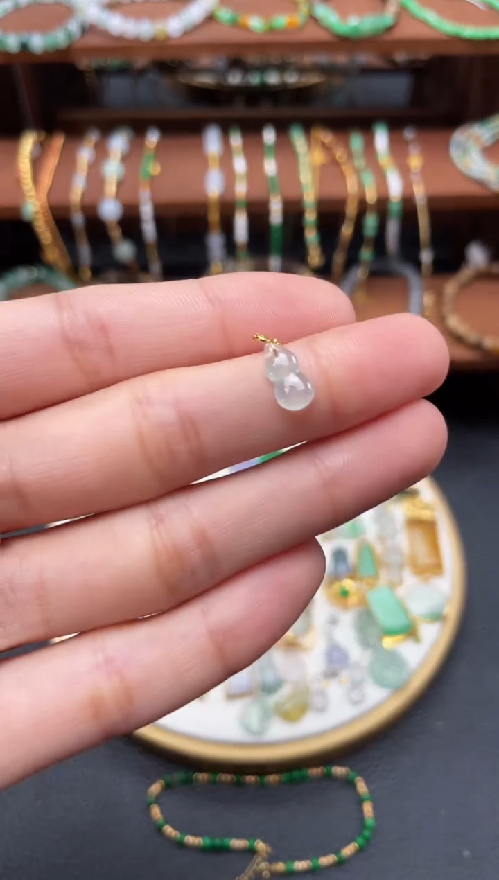 【闪购商品】翡翠吊坠(不含链)18K金镶嵌一个 679