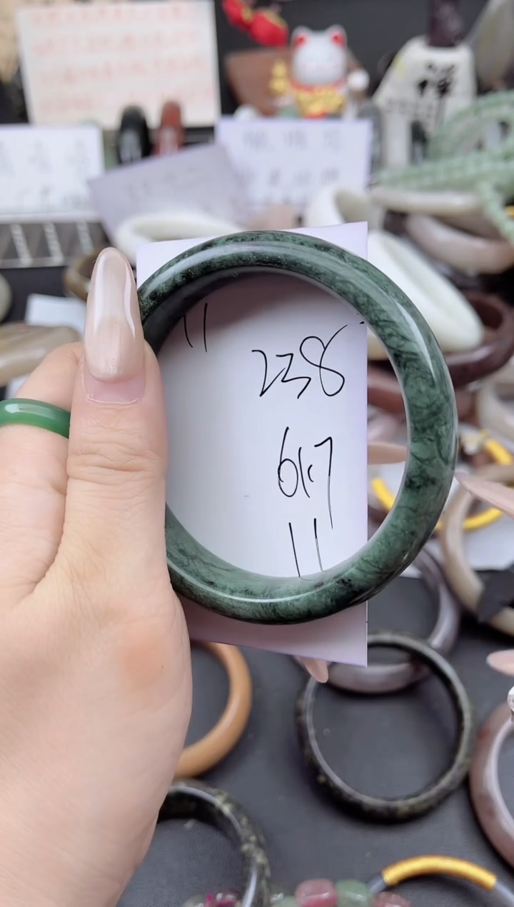 未镶嵌手镯石英质玉238