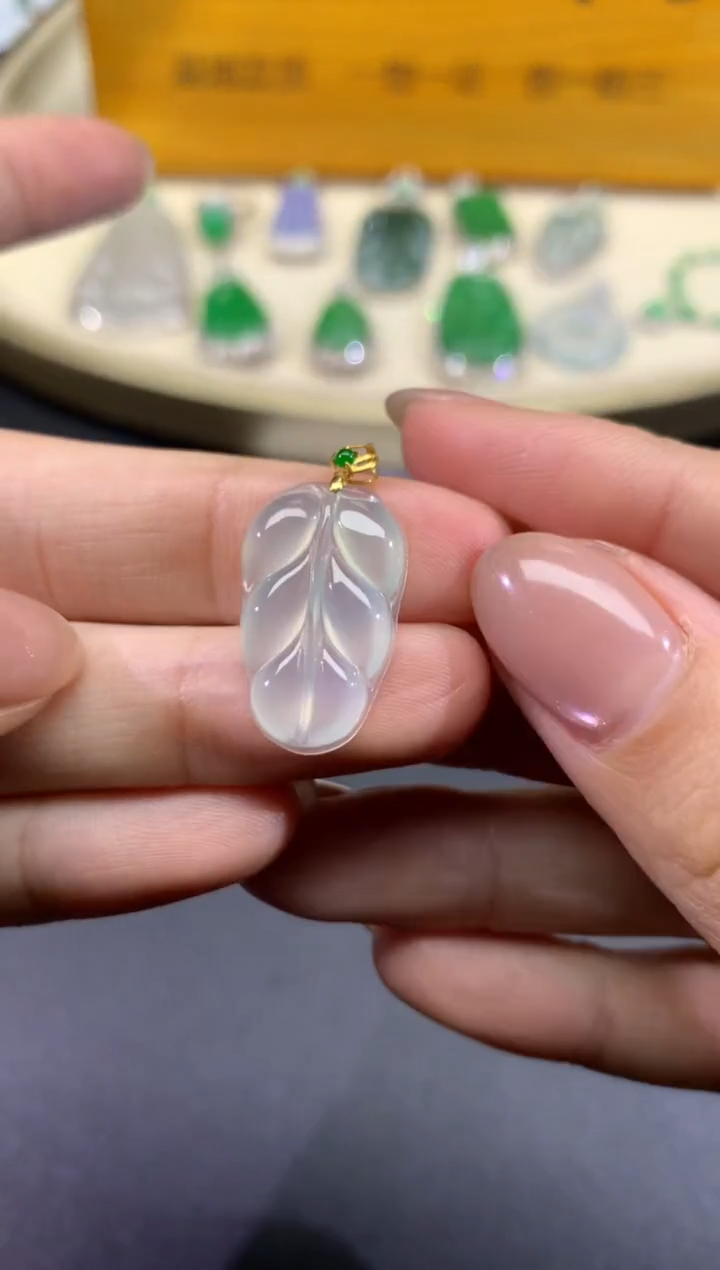 【闪购商品】翡翠吊坠(不含链)18K金镶嵌13