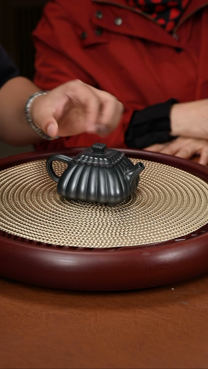 茶壶紫砂鲍静贞 筋纹四方石瓢