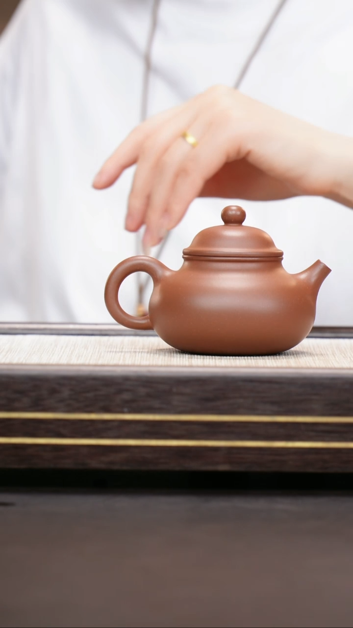 茶壶紫砂紫泥  容天