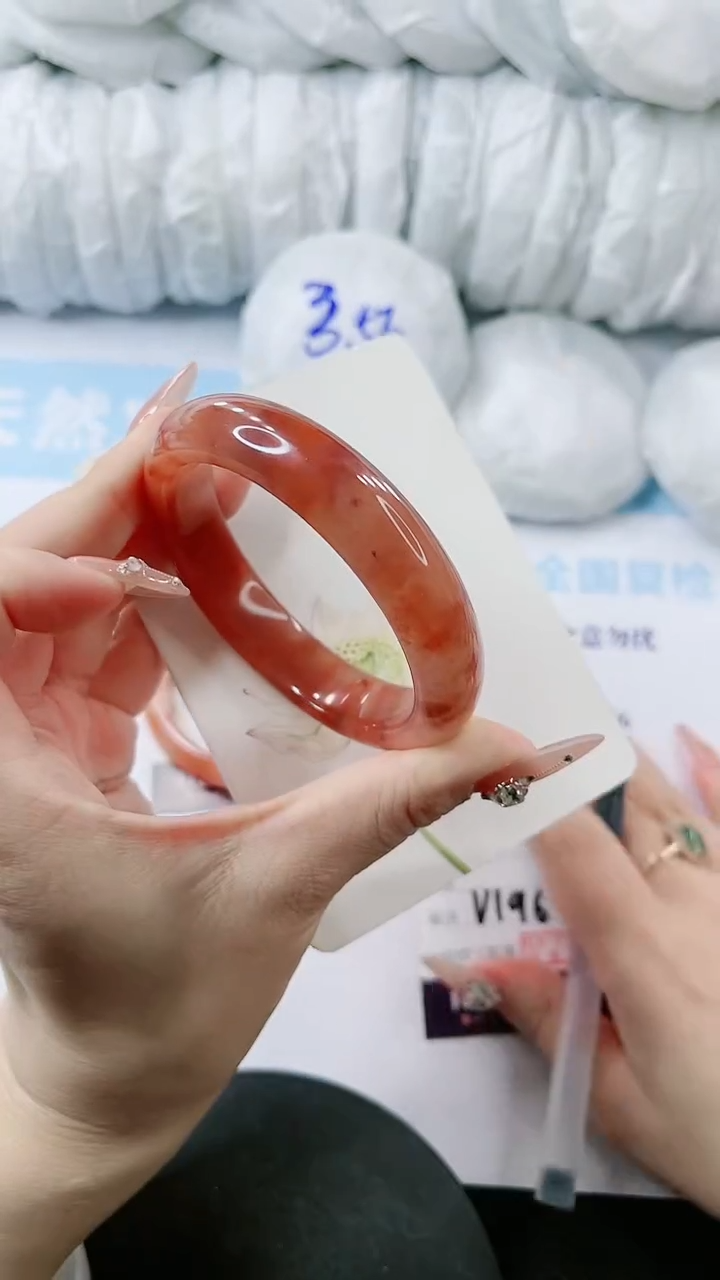 【闪购商品】石英质玉手镯未镶嵌多样性发货V196
