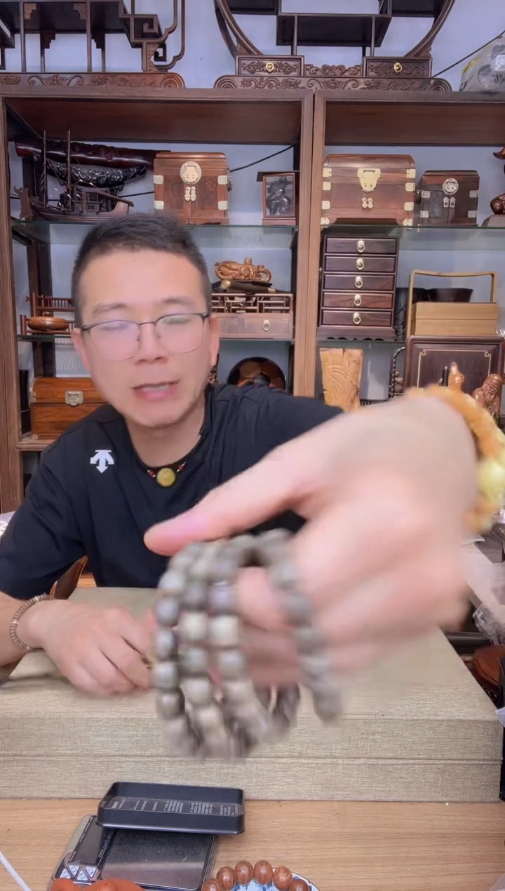 乌木类书架595老山檀阴沉9*10老型单圈手串