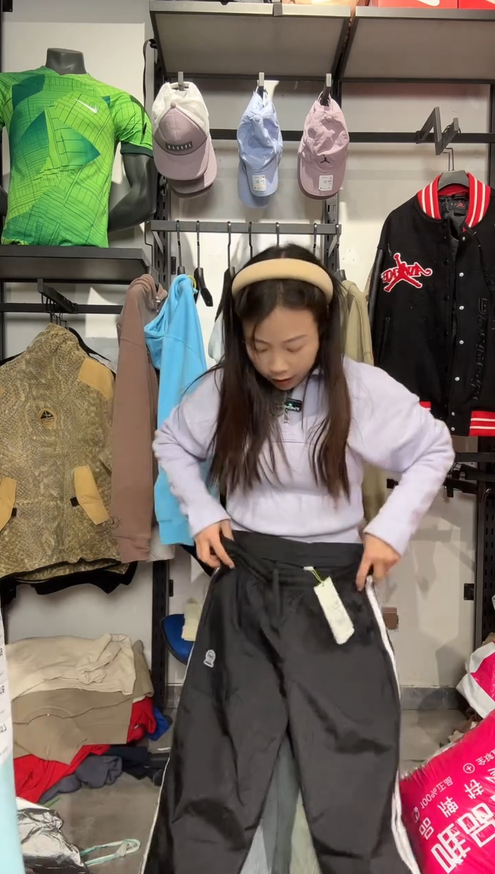 1417闪购编码  阿迪运动卫衣裤以直播间过款为准 尺码 170