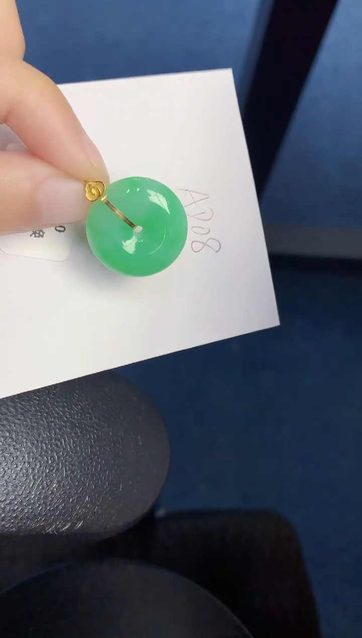 翡翠18K金镶嵌颈饰000000000