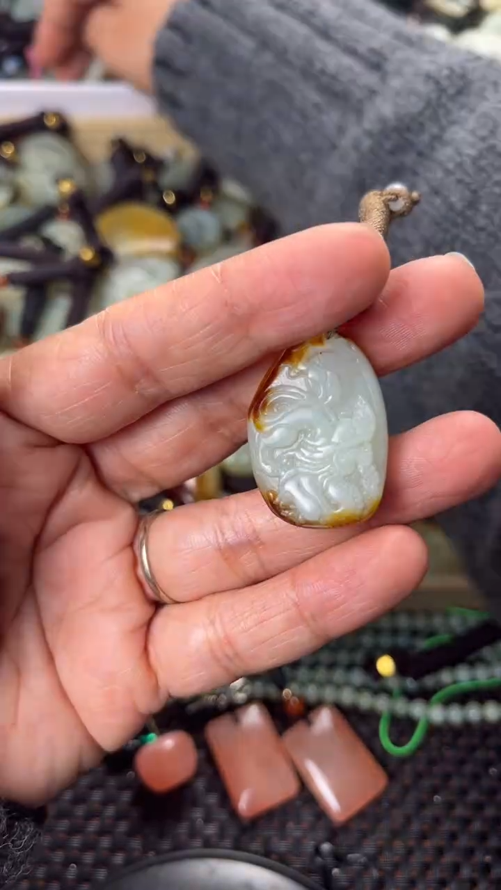 【闪购商品】和田玉颈饰未镶嵌多样性发货没有证书拍一发一有瑕