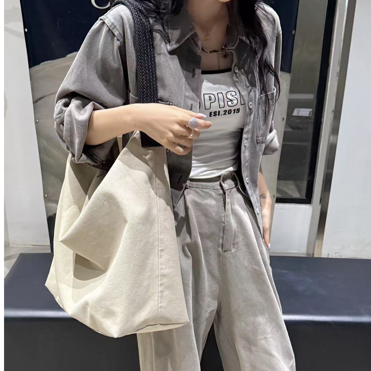 简约休闲女士单肩包松弛感慵懒通勤托特包大容量编织宽肩带帆布包