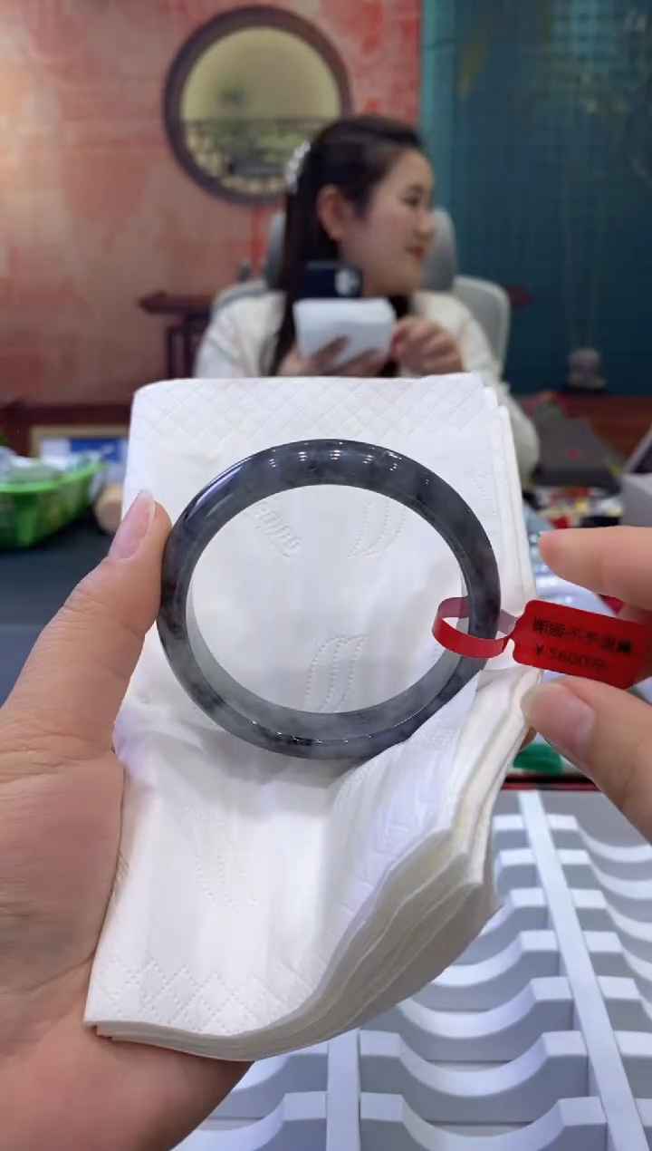 【闪购商品】翡翠手镯未镶嵌多人0005631