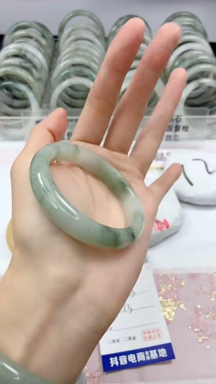 【闪购商品】石英质玉未镶嵌手镯7/52.3