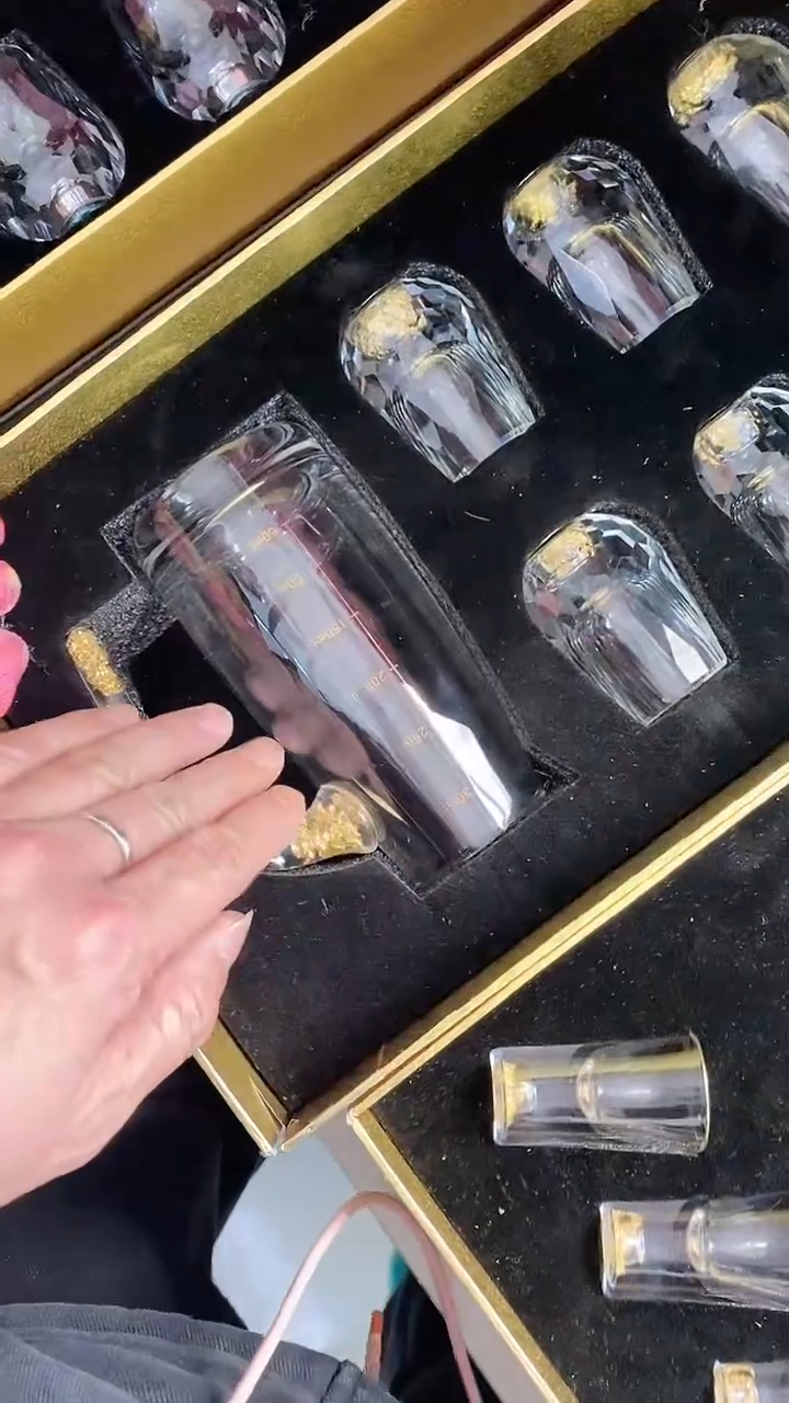 瓷片锅碗瓢盆一件不留@@1