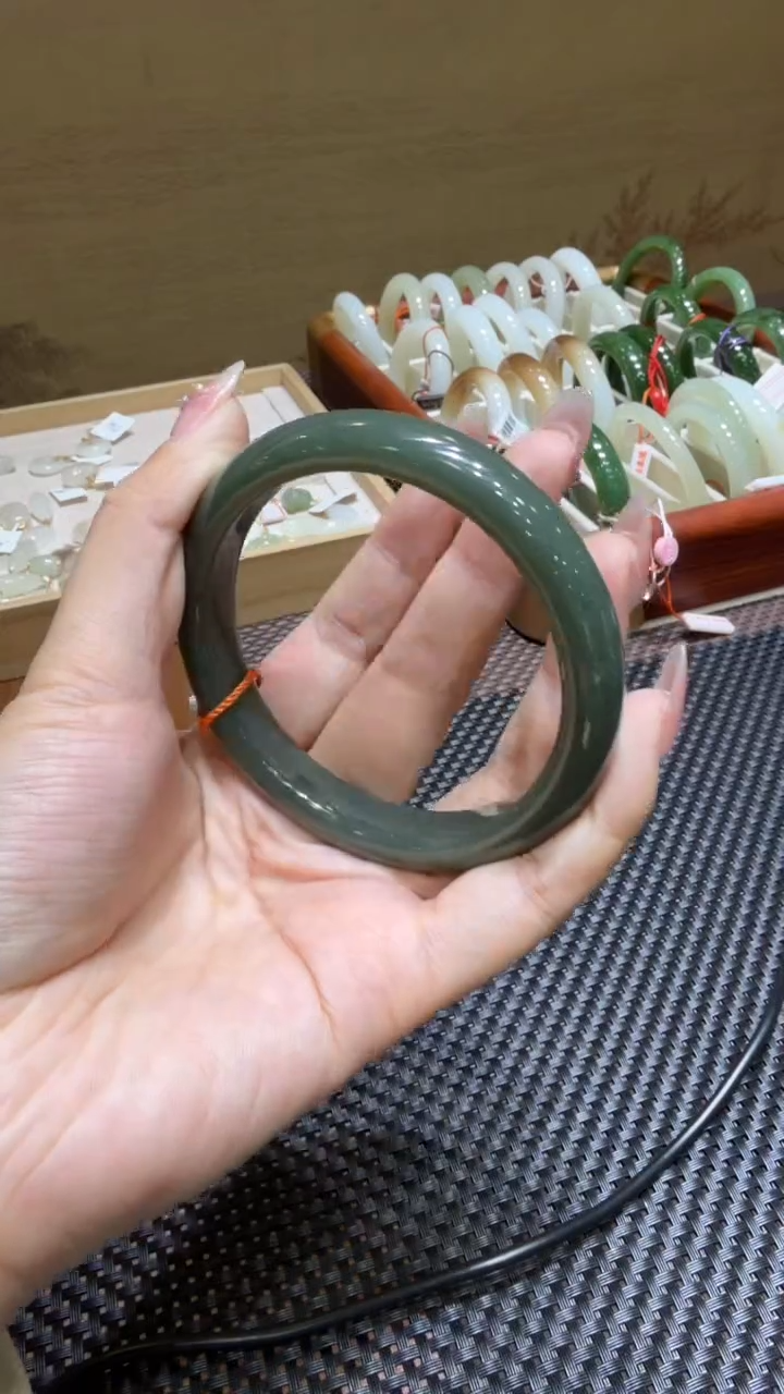 颈饰未镶嵌和田玉手镯62