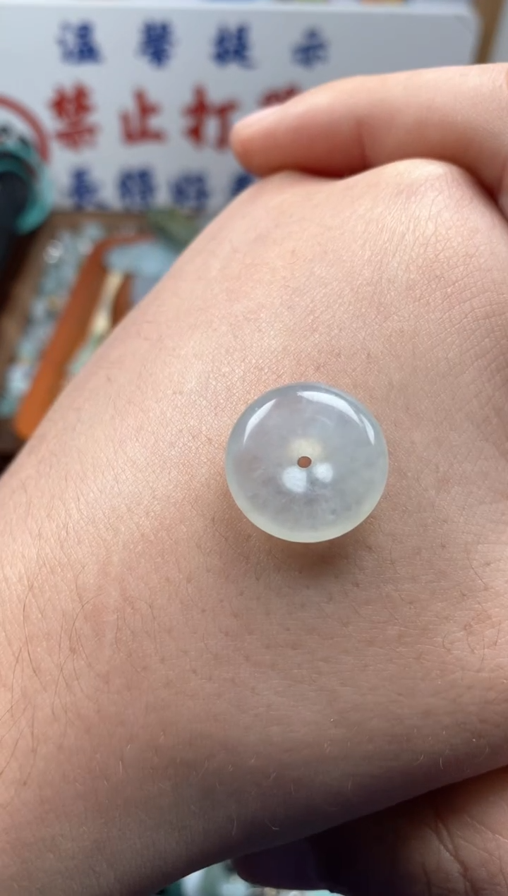 【闪购商品】翡翠颈饰未镶嵌哥哥
