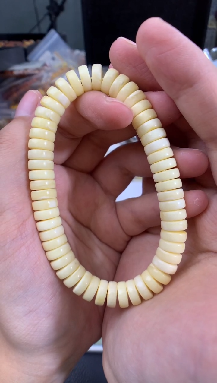 琥珀未镶嵌珠宝奇石1