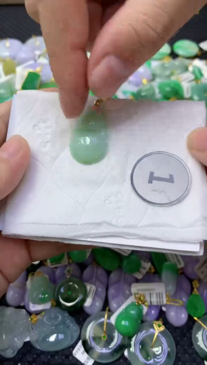 颈饰未镶嵌翡翠天然缅甸翡翠A货