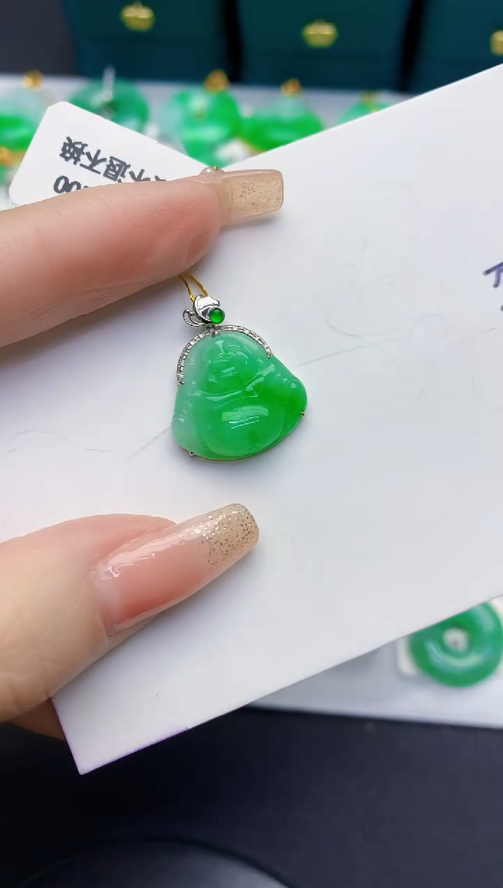 颈饰18K金镶嵌翡翠缅甸天然翡翠A货