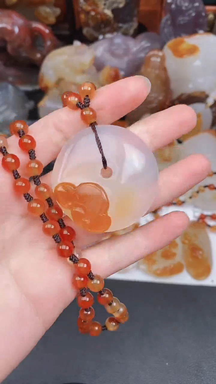 玛瑙/玉髓颈饰未镶嵌茶**生AA
