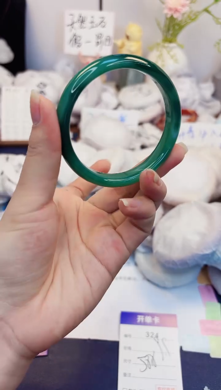 【闪购商品】石英质玉手镯未镶嵌324-玛瑙-圈口58