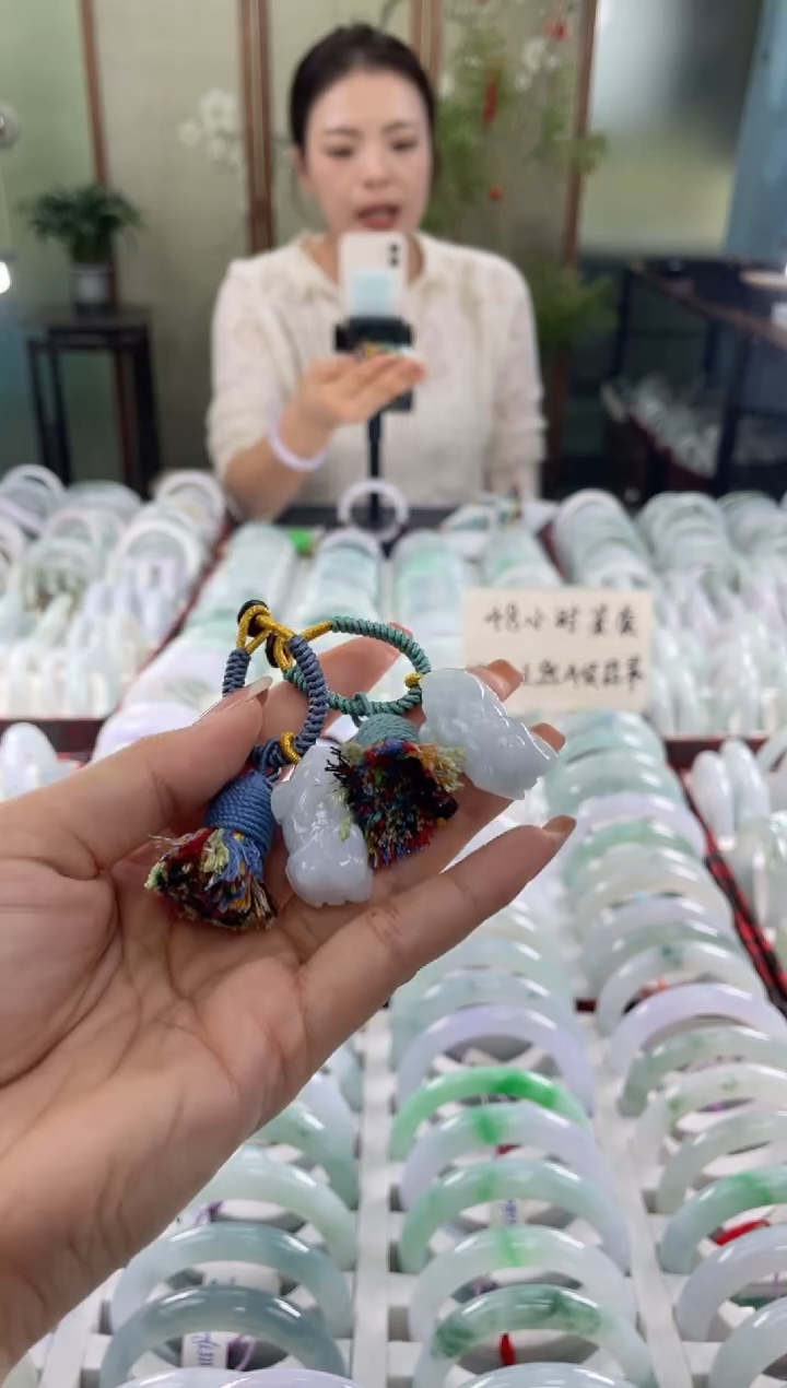 吊坠(不含链)未镶嵌翡翠貔貅挂  多样性发货发一件