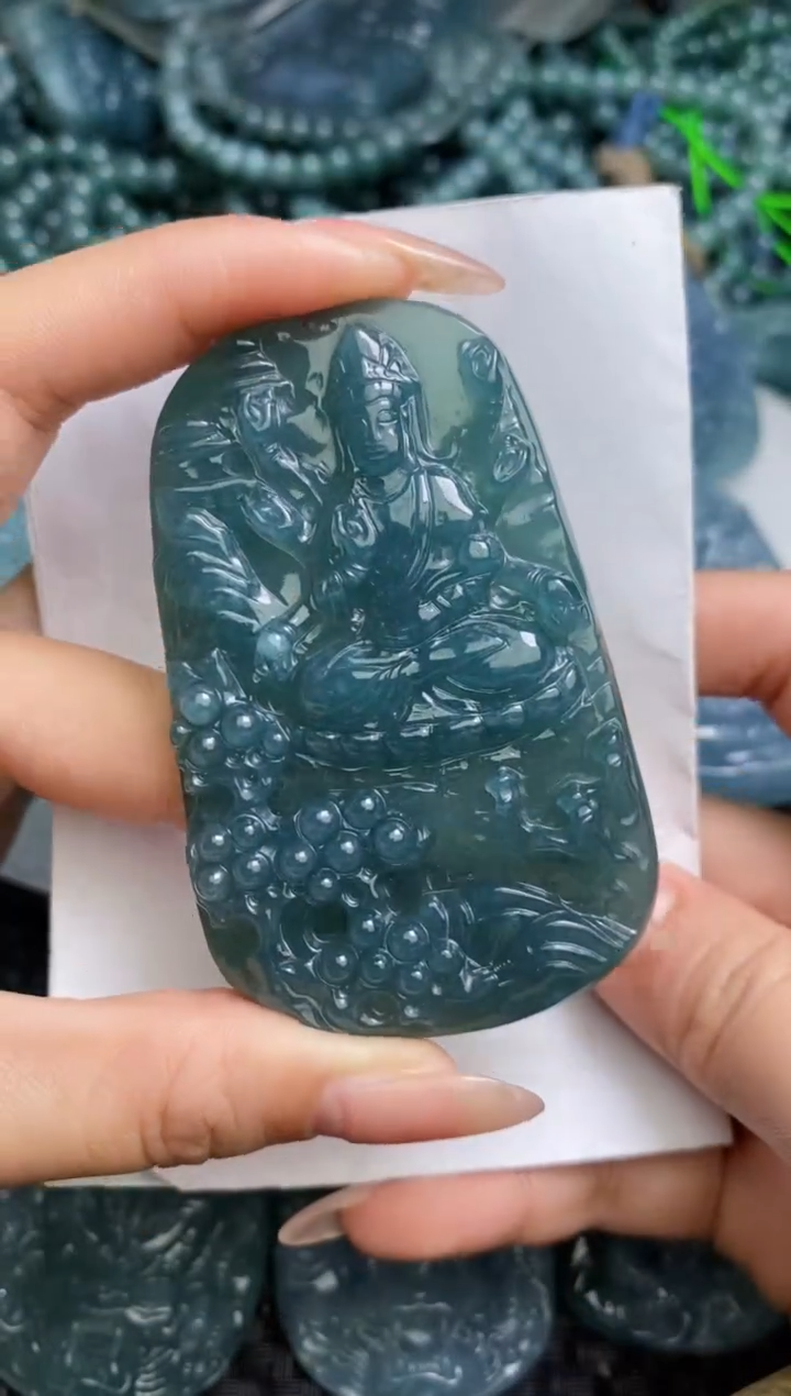 【闪购商品】翡翠颈饰未镶嵌          