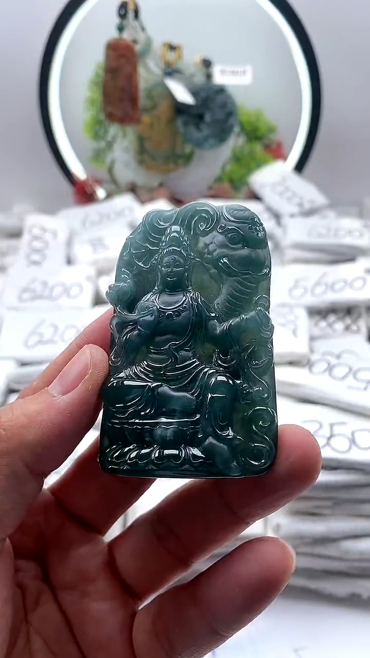 【闪购商品】翡翠颈饰未镶嵌普贤